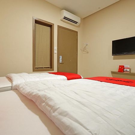 Hotel Reddoorz Plus Near Java Mall Semarang Exterior foto