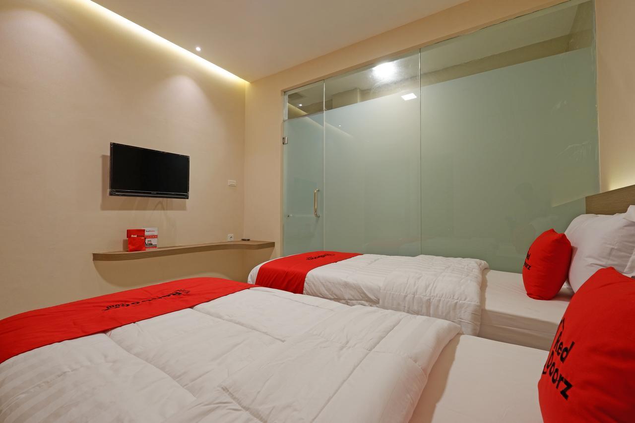 Hotel Reddoorz Plus Near Java Mall Semarang Exterior foto