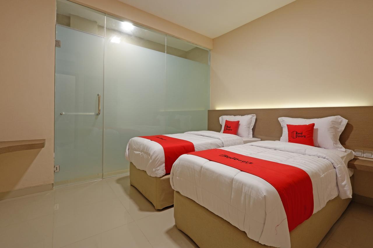 Hotel Reddoorz Plus Near Java Mall Semarang Exterior foto